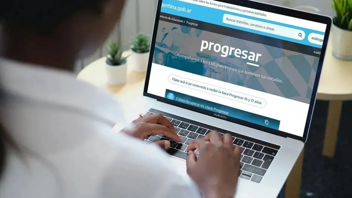 Mejor tarde que nunca: el Gobierno abrió una nueva convocatoria para las Becas Progresar