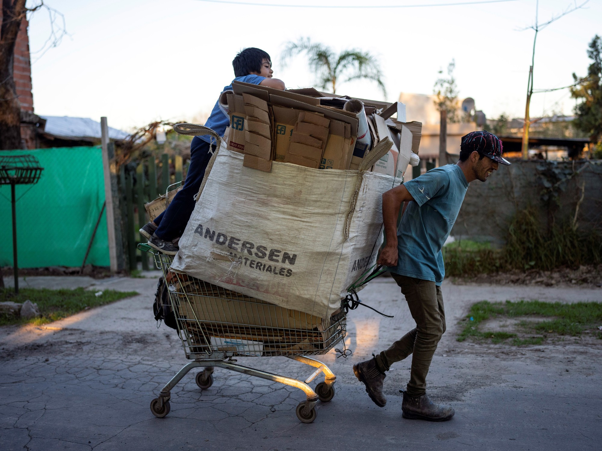 Desempleo, pobreza e informalidad: los jóvenes son los más afectados por la crisis
