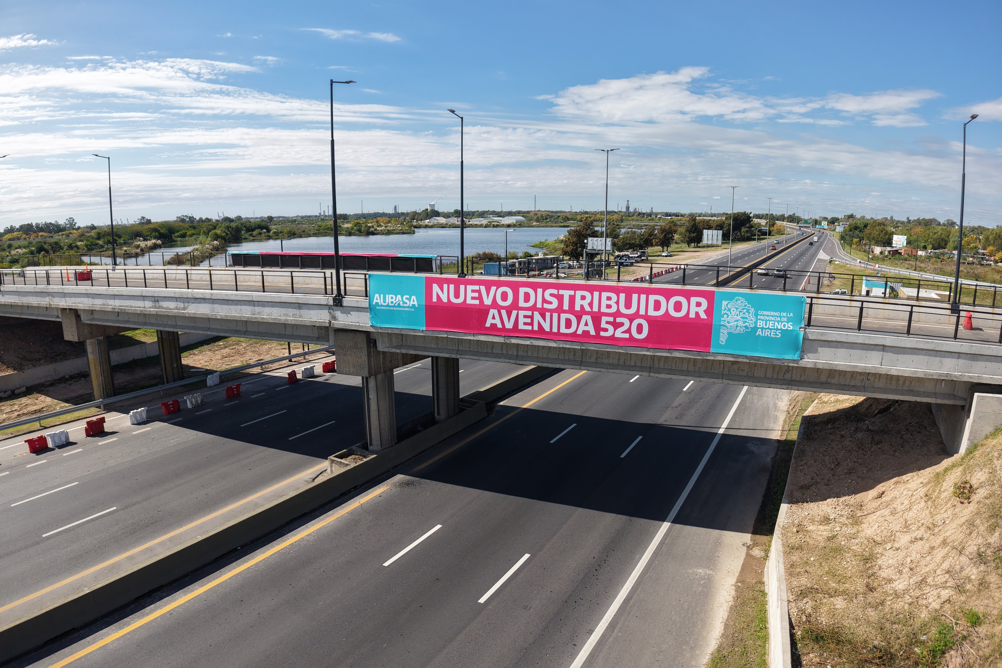 Inauguraron la bajada de 520 en la Autopista La Plata-Buenos Aires
