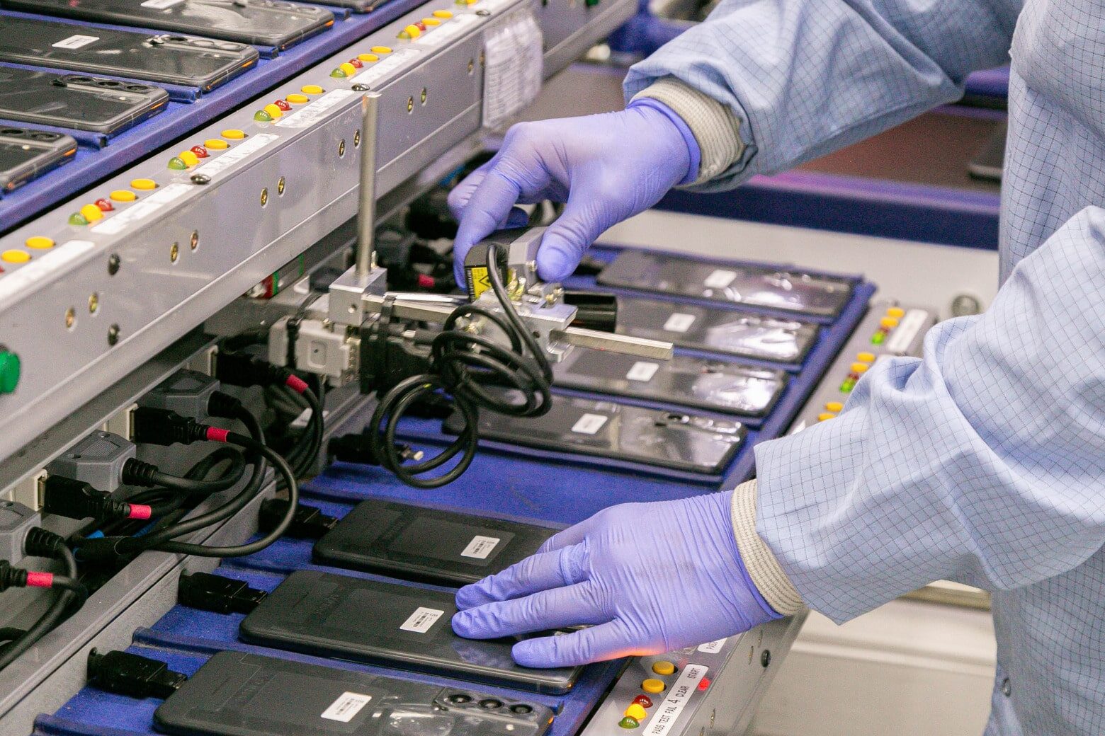 El Gobierno anunció la quita de aranceles para la importación de celulares