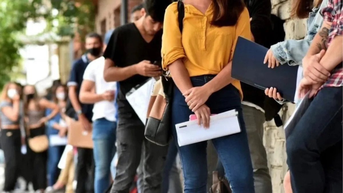 El desempleo escaló al 7,9% en 2025