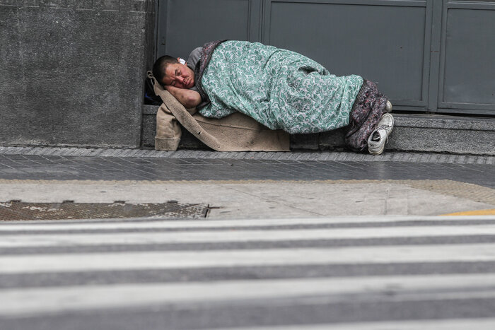 El Gobierno nacional limitó su asistencia a personas en situación de calle