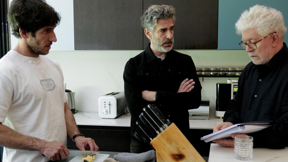 Pedro Almodóvar vuelve con “Amarga Navidad”, que convina drama y ficción